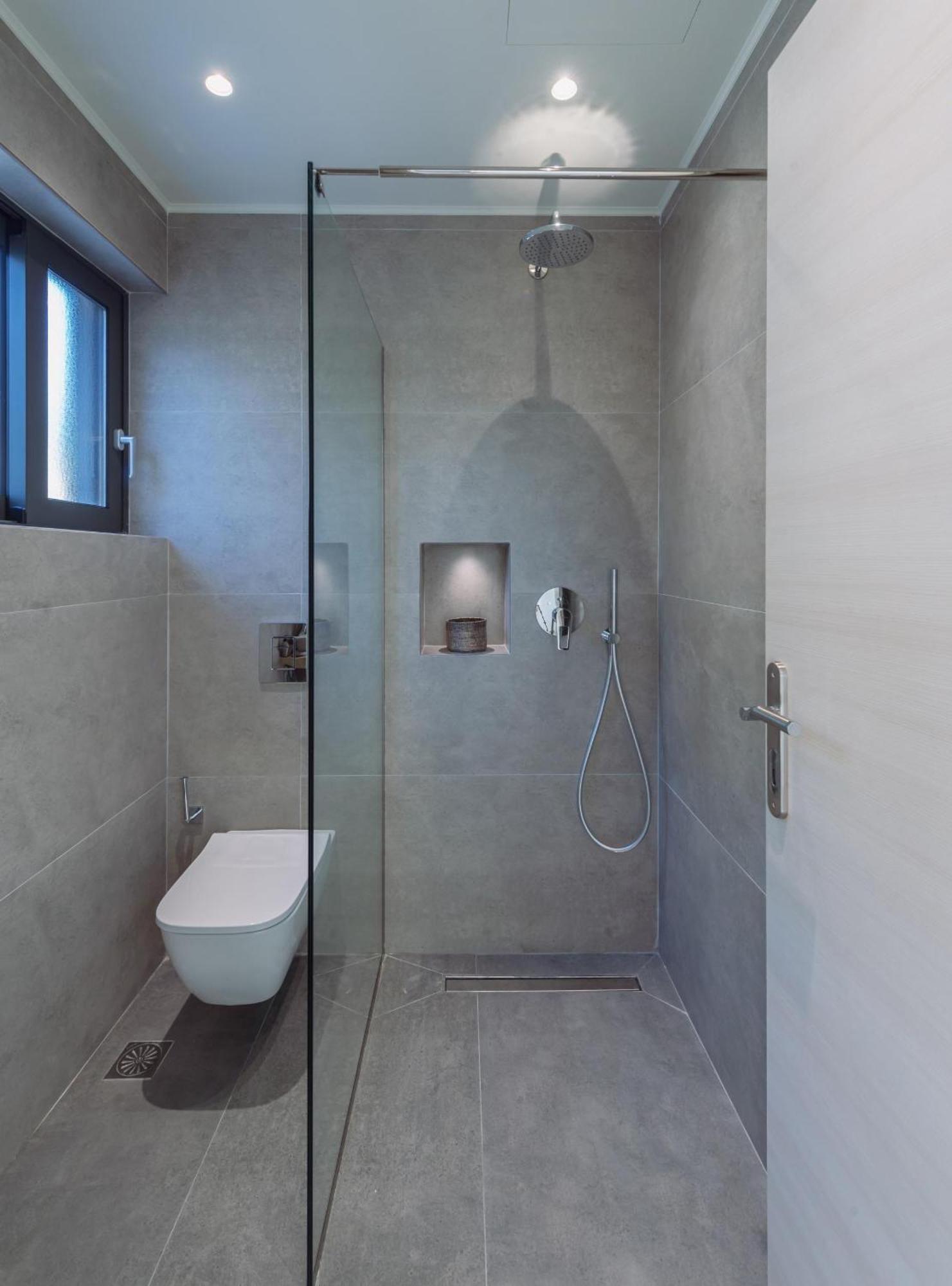 Luxury Mon I Vassilikos