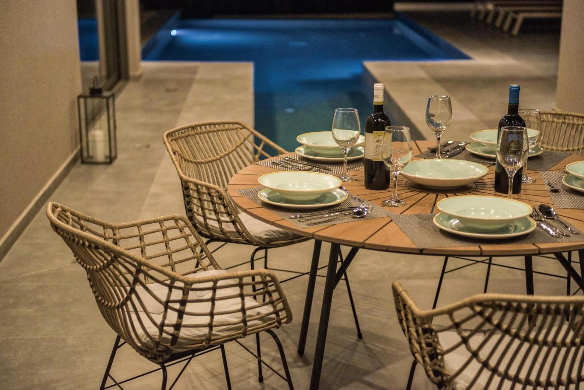 Luxury Mon I Vassilikos *